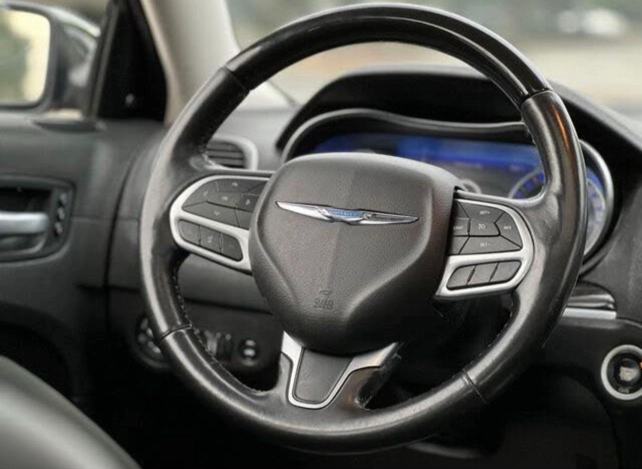 2020 Chrysler 300 Limited RWD | Luxury V6 Sedan | West Alabama Wholesale - Image 6