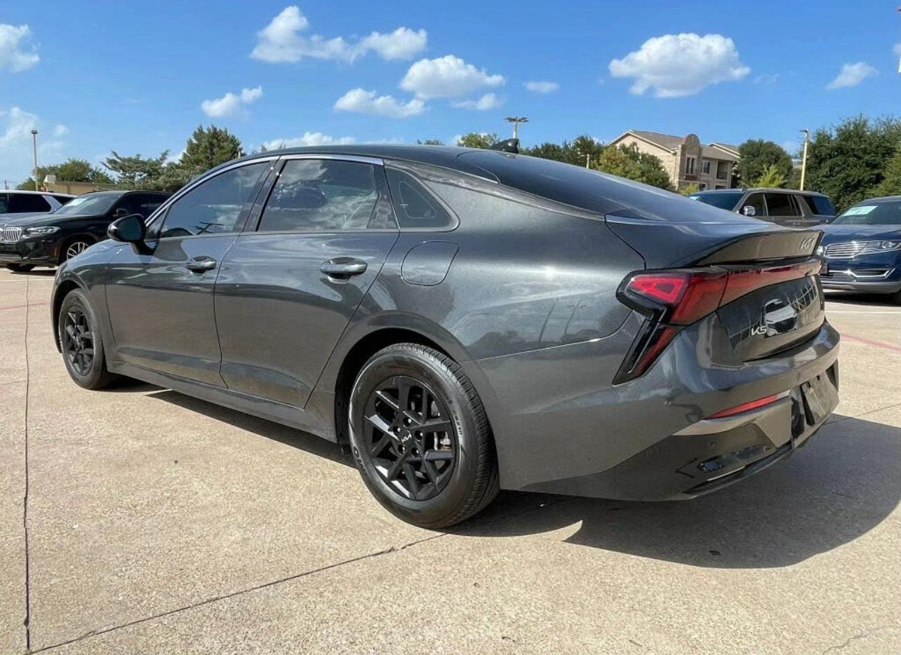 2025 Kia K5 LXS FWD - Image 9