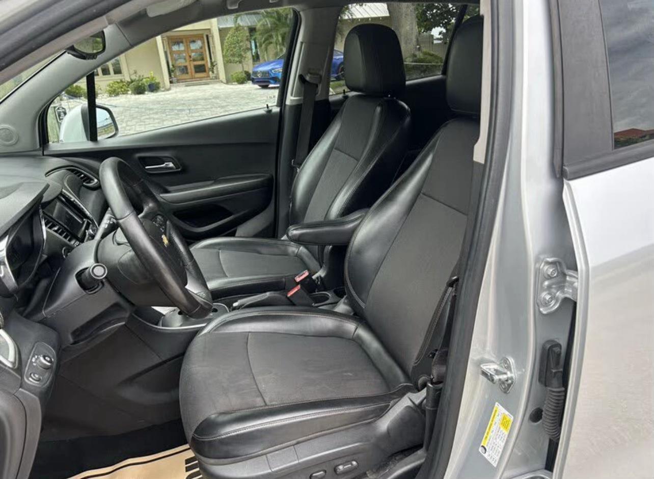 2021 Chevrolet Trax LT FWD | Stylish, Fuel-Efficient & Ready for the Road | West Alabama Wholesale - Image 5