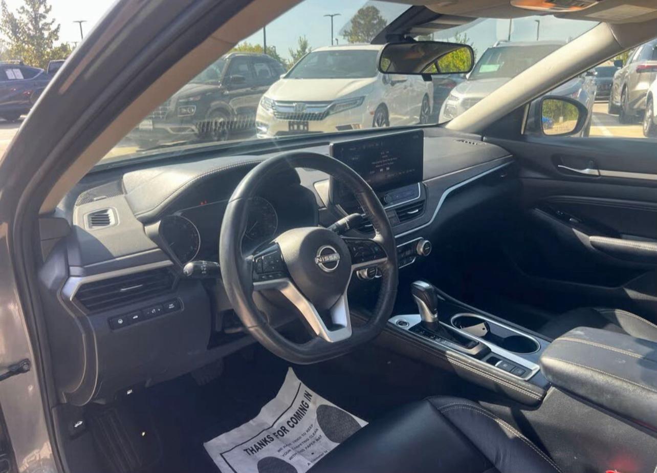 2023 Nissan Altima 2.5 SL FWD - Image 2