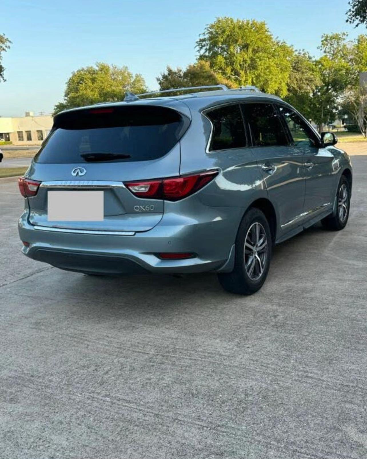 2015 INFINITI QX80 AWD - Image 8