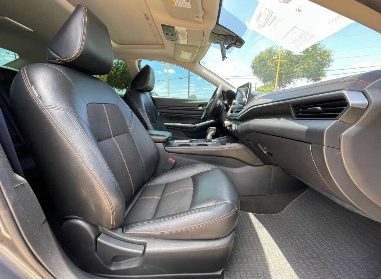 2021 Nissan Altima 2.5 SR FWD - Image 2