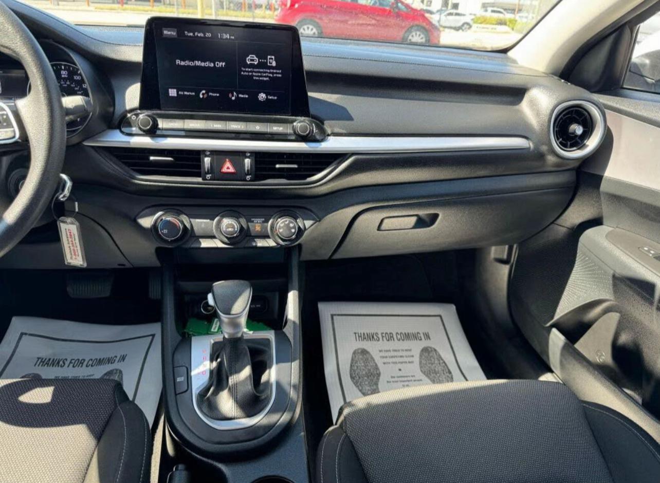 2023 Kia Forte LX FWD - Image 3
