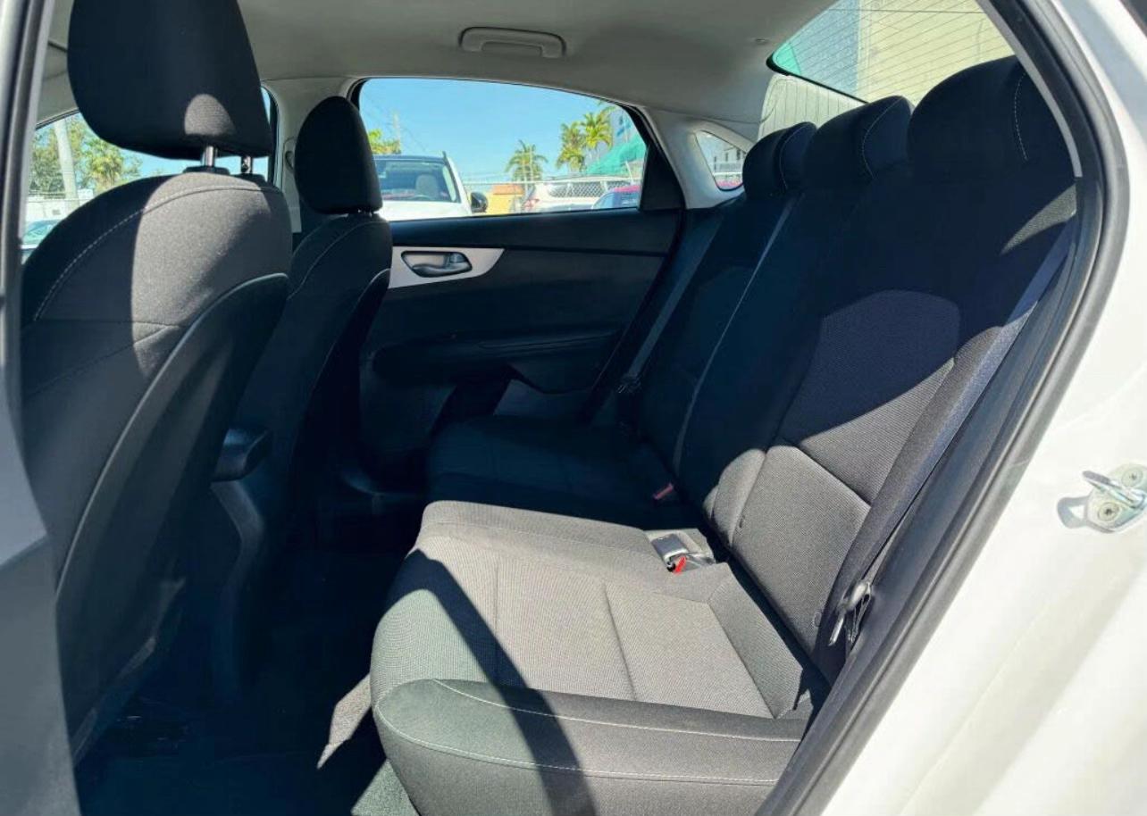 2023 Kia Forte LX FWD - Image 4