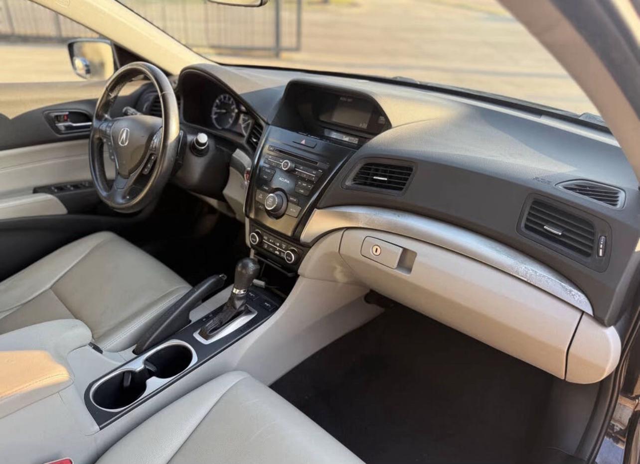 2018 Acura ILX FWD with AcuraWatch Plus - Image 4