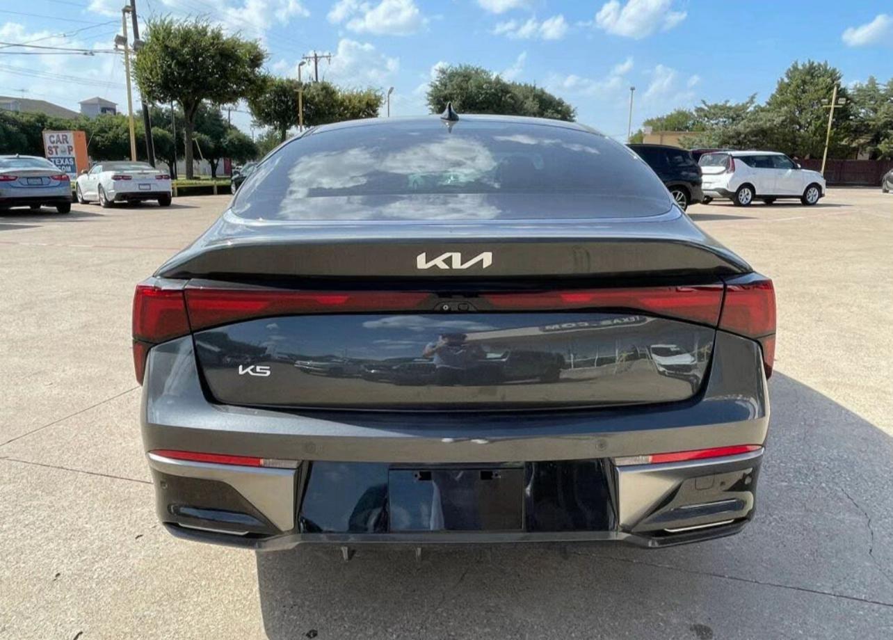 2025 Kia K5 LXS FWD - Image 8
