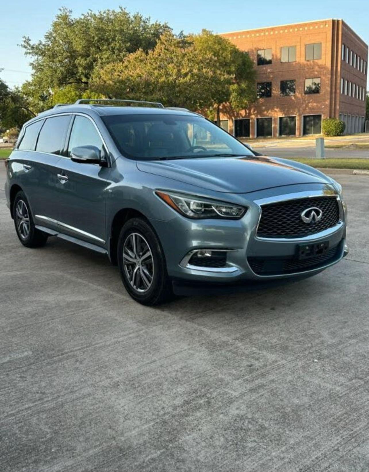 2015 INFINITI QX80 AWD - Image 11