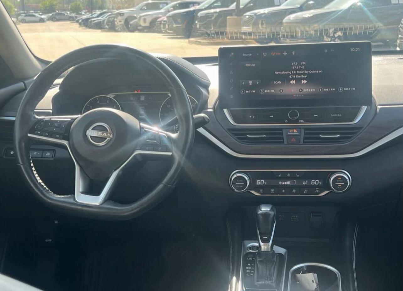 2023 Nissan Altima 2.5 SL FWD - Image 4