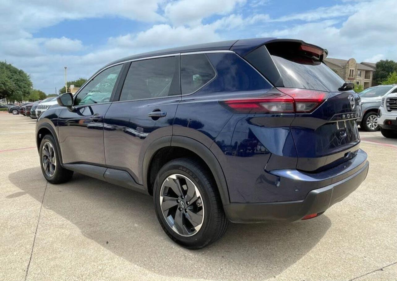 2025 Nissan Rogue SV FWD - Image 6