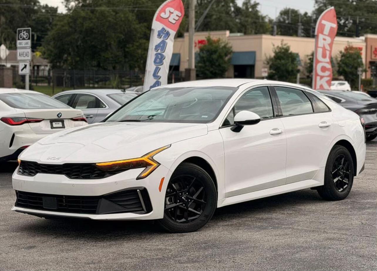 2026 Kia K5 LXS FWD - Image 15