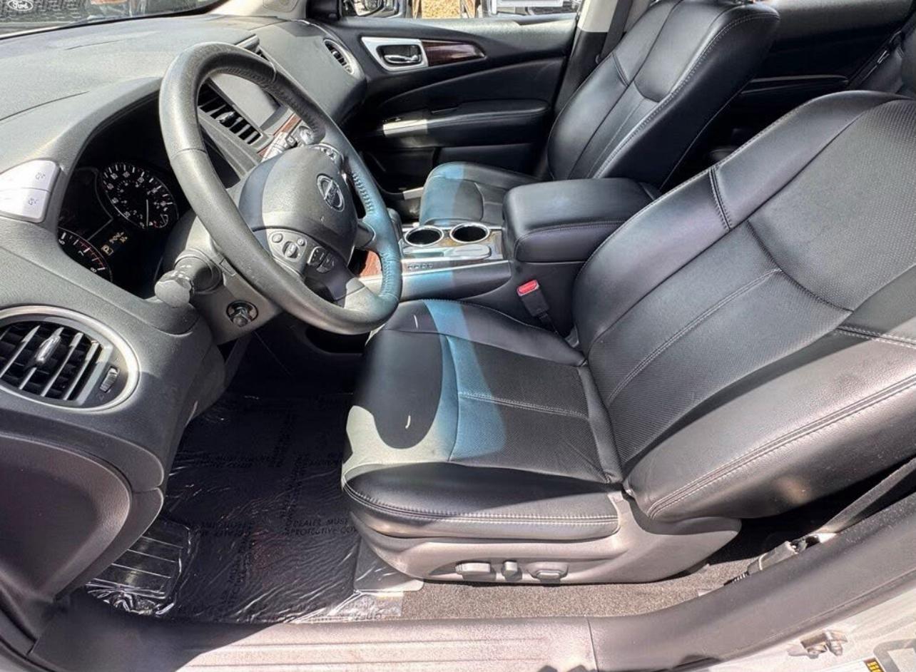 2015 Nissan Pathfinder Platinum - Image 3