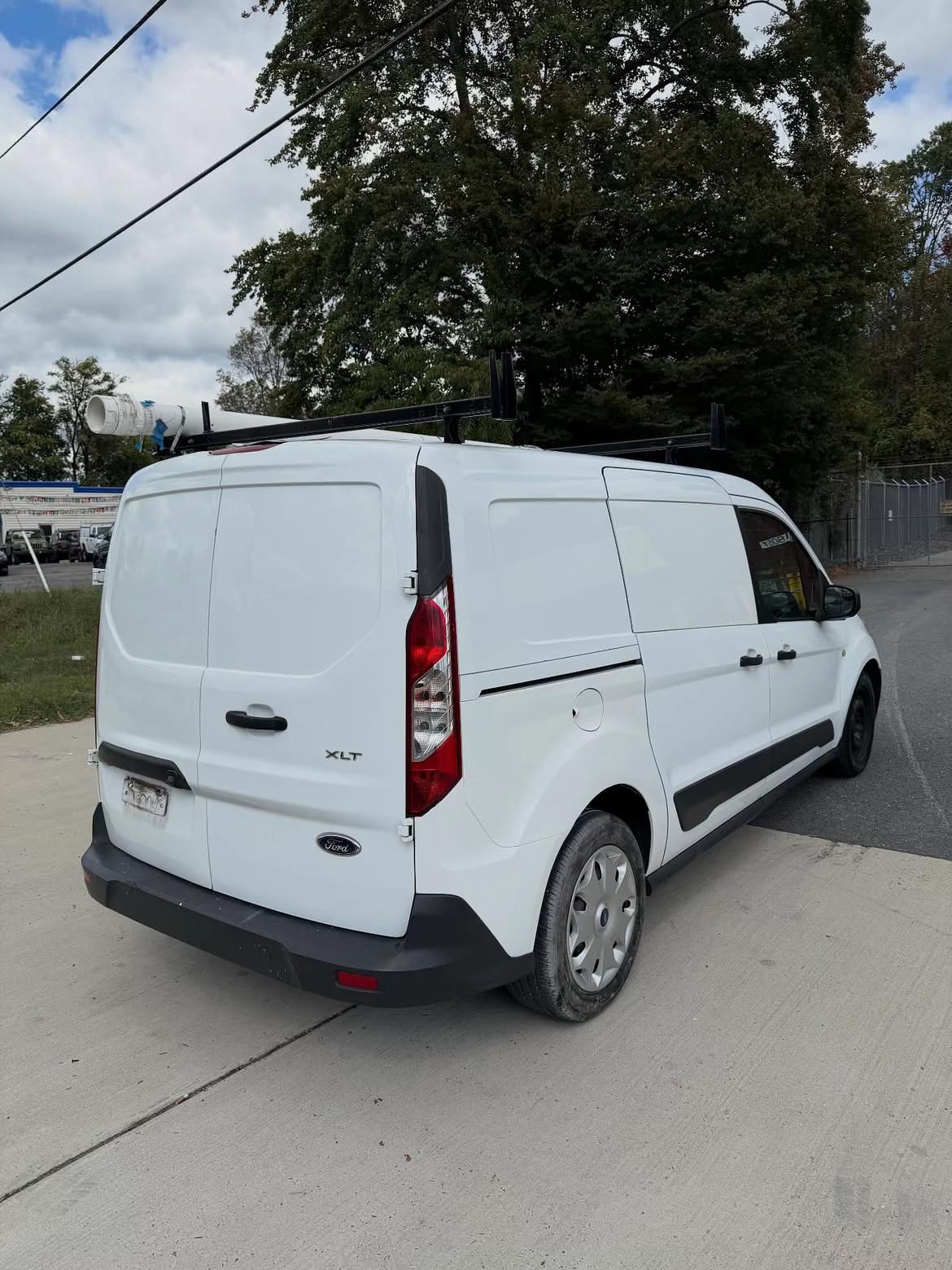 2016 Ford Transit Connect XLT - Image 4
