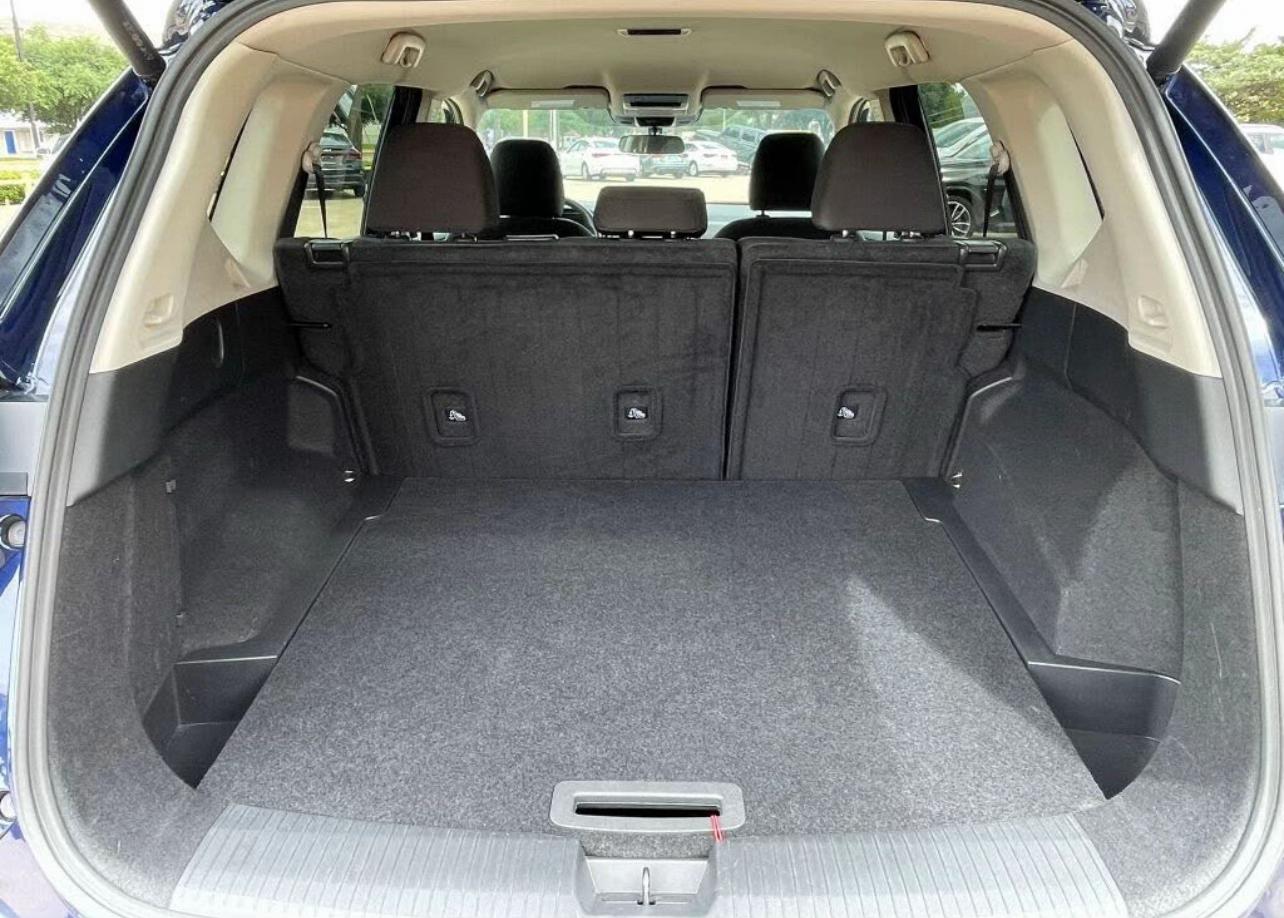 2025 Nissan Rogue SV FWD - Image 7