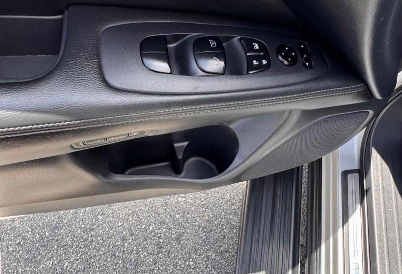 2015 Nissan Pathfinder Platinum - Image 5