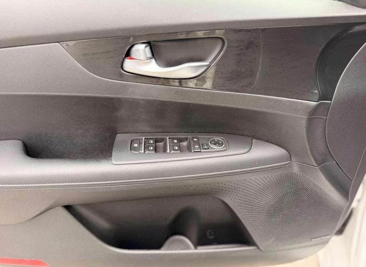2023 Kia Forte GT-Line FWD - Image 2