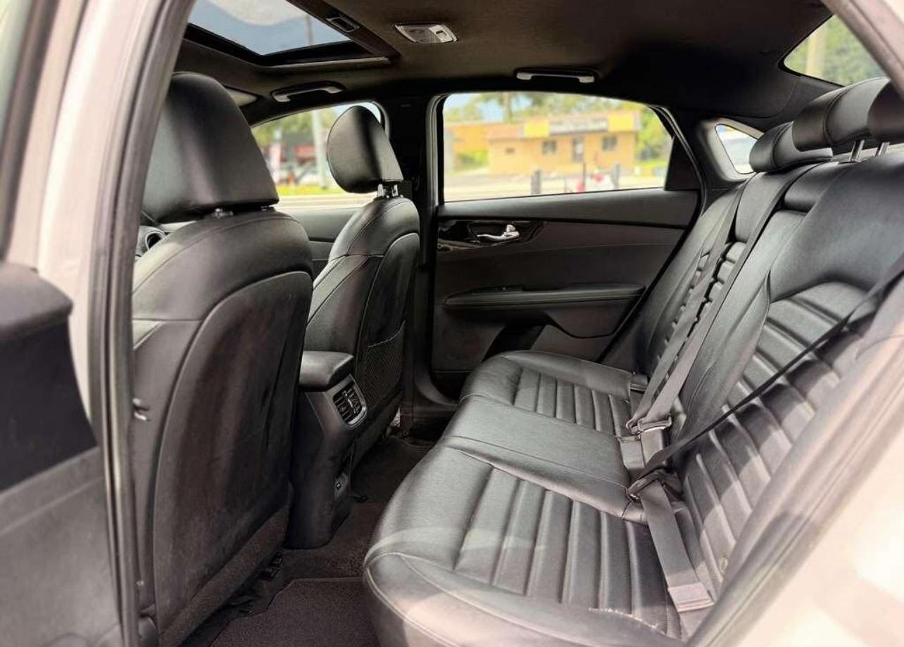 2023 Kia Forte GT-Line FWD - Image 6