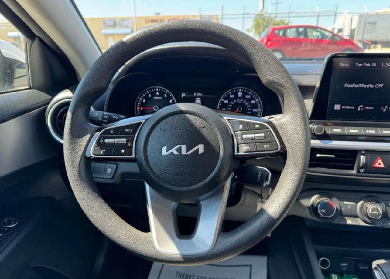 2023 Kia Forte LX FWD - Image 5