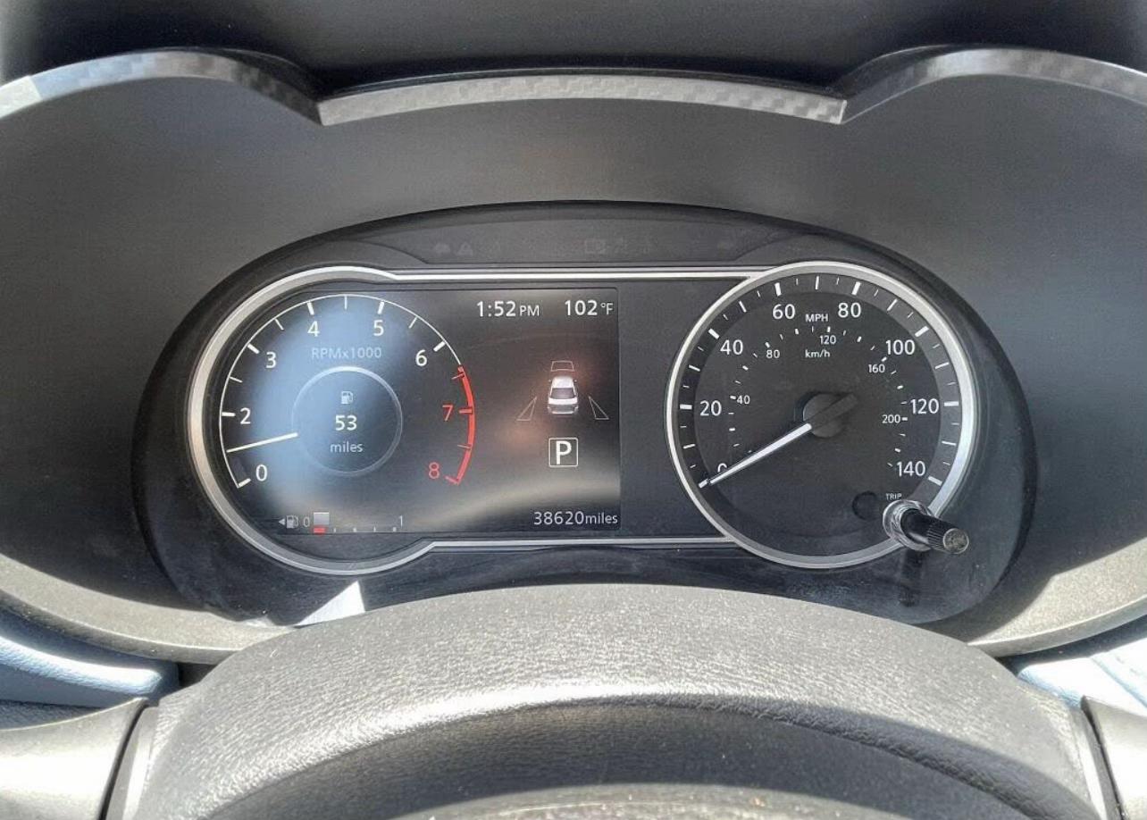 2025 NISSAN VERSA SV FWD - Image 3