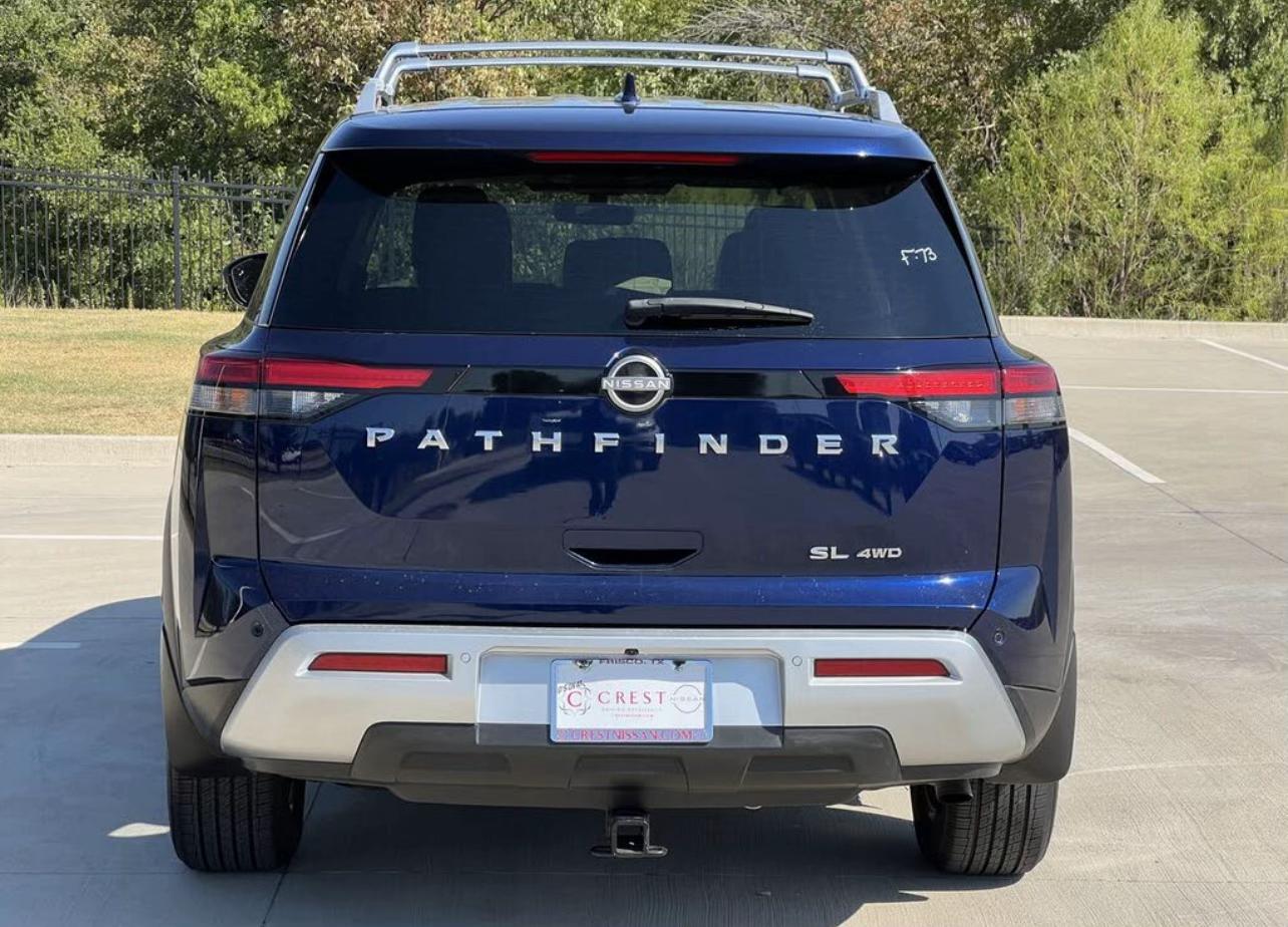 2023 Nissan Pathfinder SL 4WD - Image 4