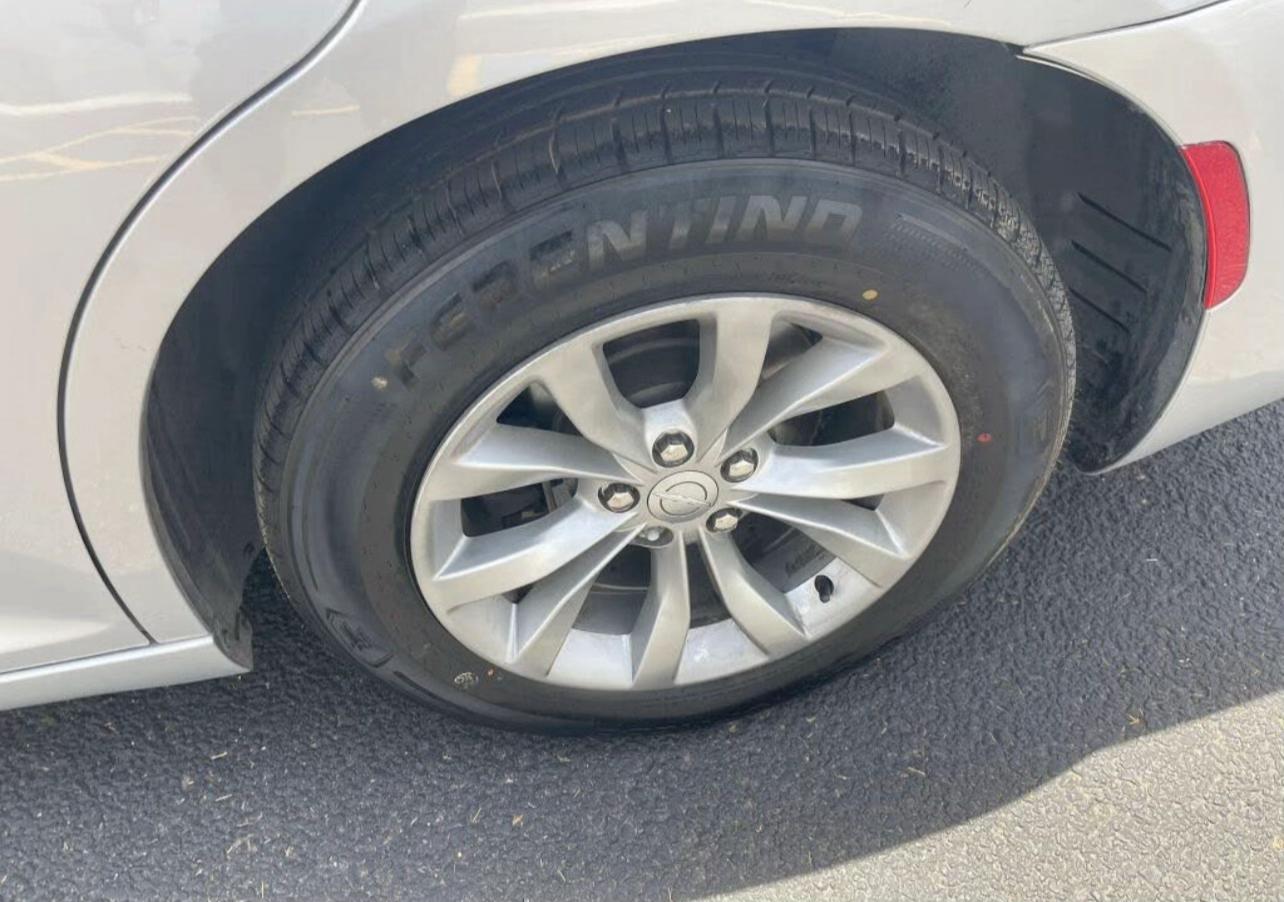 2019 Chrysler 300 Touring RWD | Stylish V6 Sedan | West Alabama Wholesale - Image 6