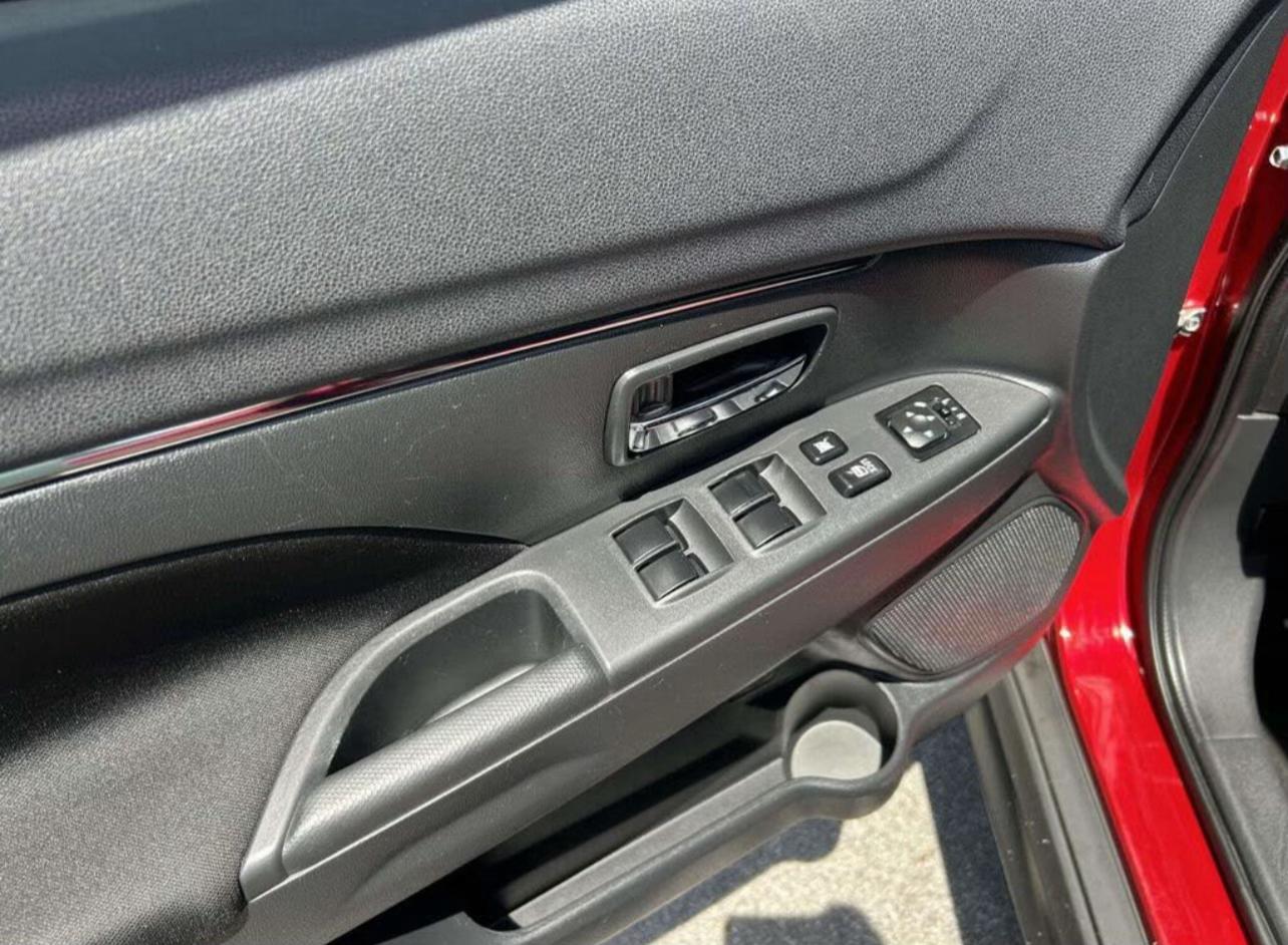 2023 MITSUBISHI OUTLANDER SPORT SE AWC - Image 5