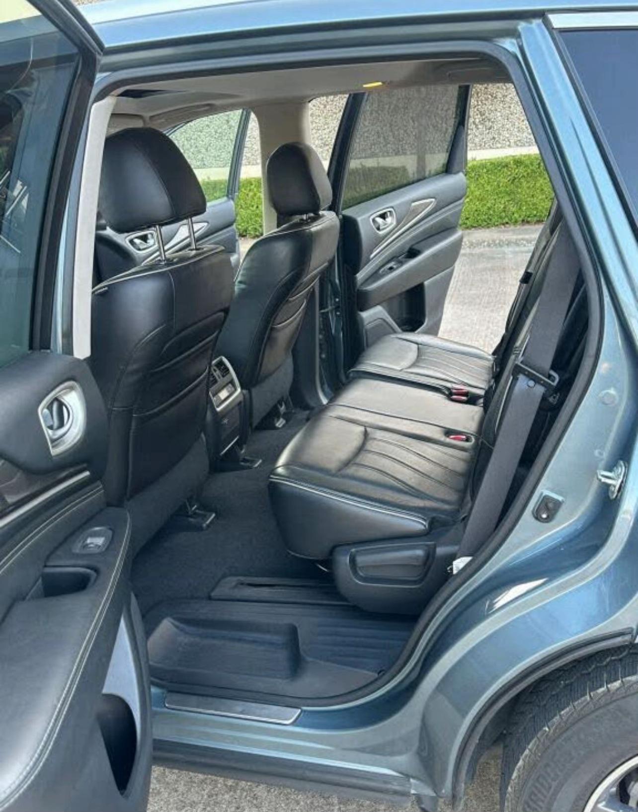 2015 INFINITI QX80 AWD - Image 2