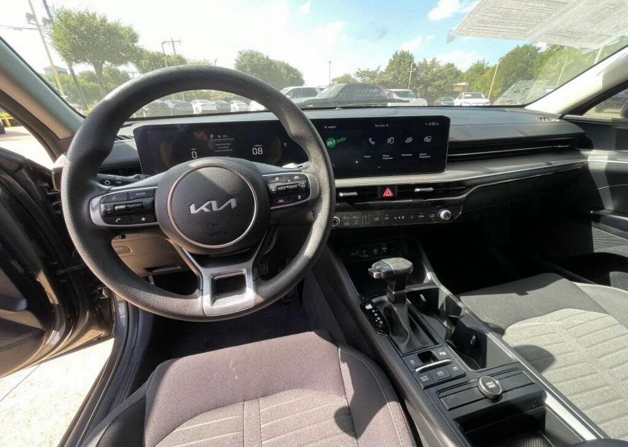 2025 Kia K5 LXS FWD - Image 5