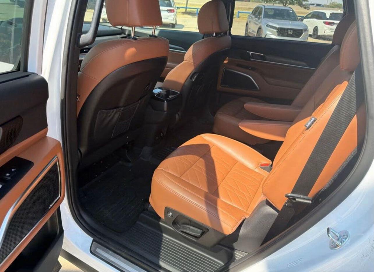 2024 Kia Telluride SX-Prestige X-Line AWD - Image 4