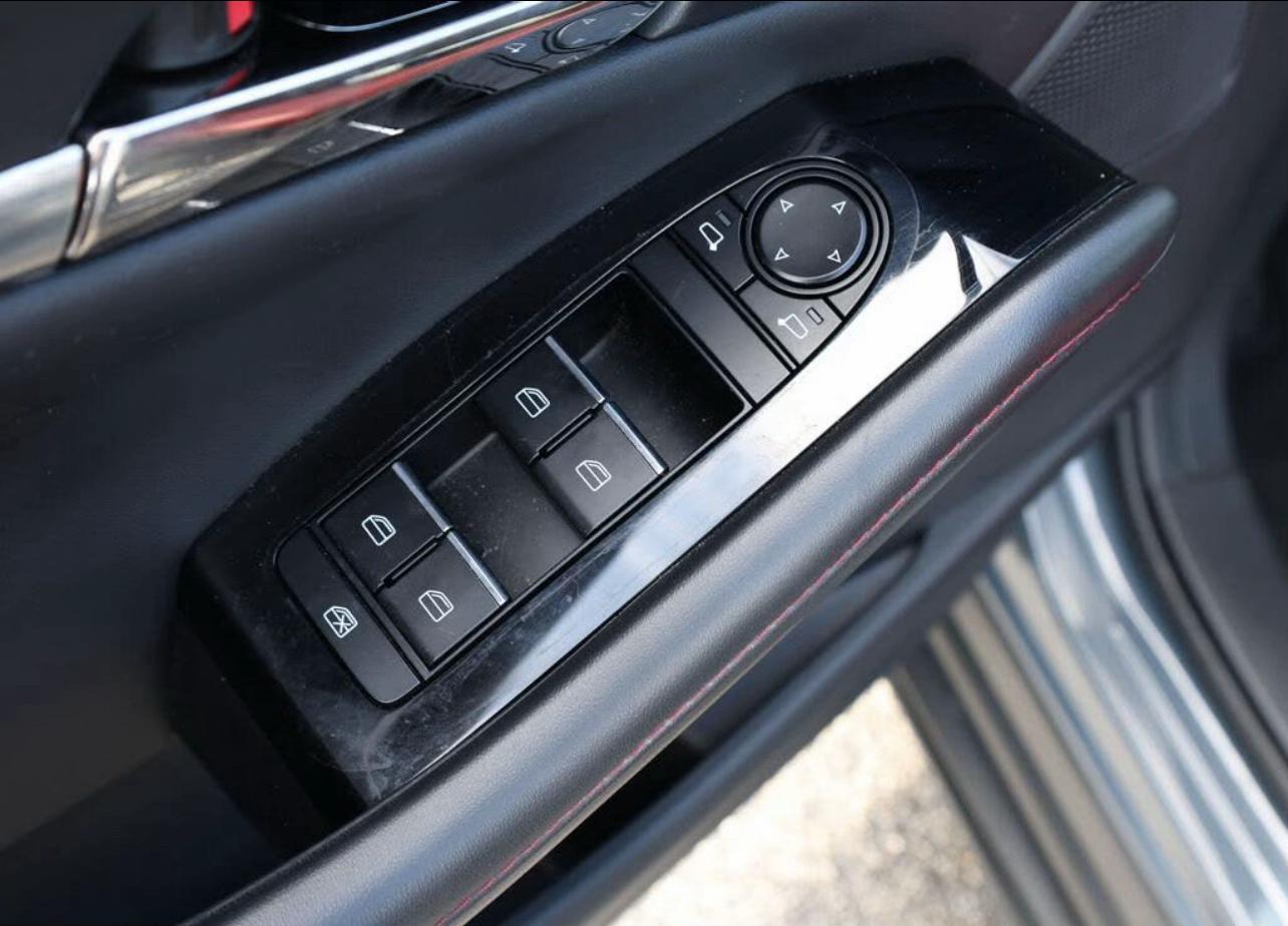 2023 MAZDA CX-30 2.5 S CARBON EDITION AWD - Image 10