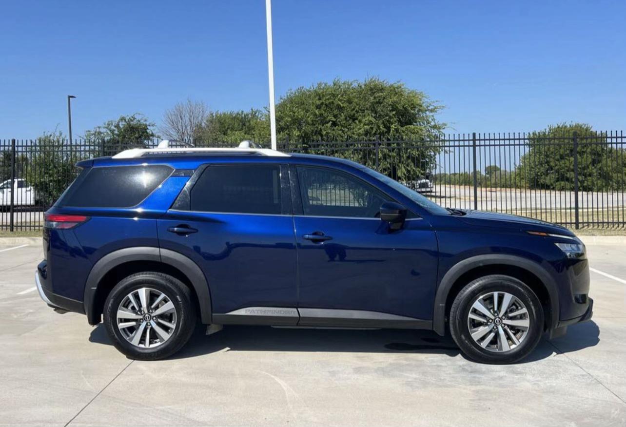 2023 Nissan Pathfinder SL 4WD - Image 5