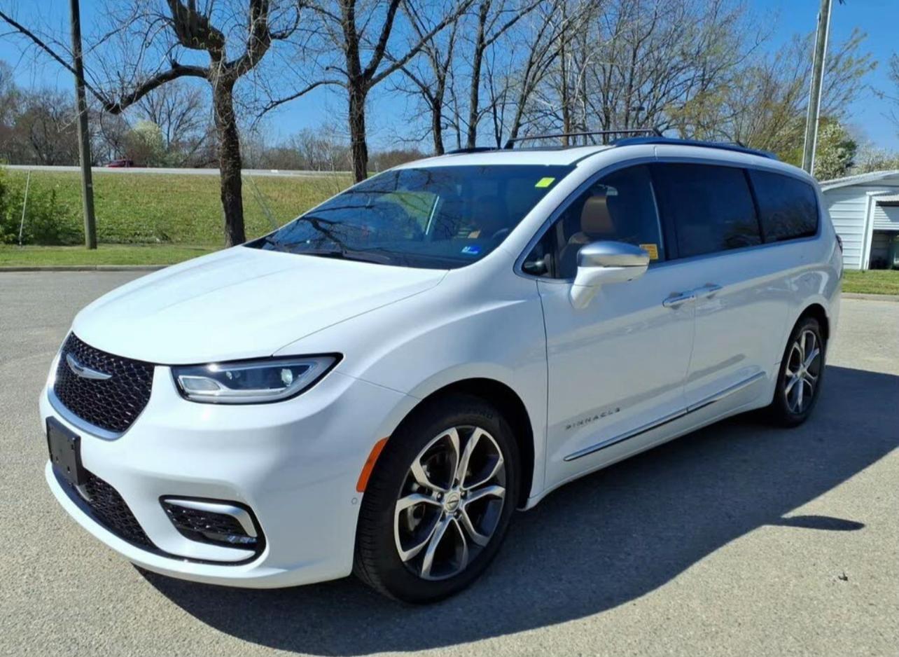 2024 Chrysler Pacifica Pinnacle FWD | Top-of-the-Line Luxury Family Van | West Alabama Wholesale - Image 19