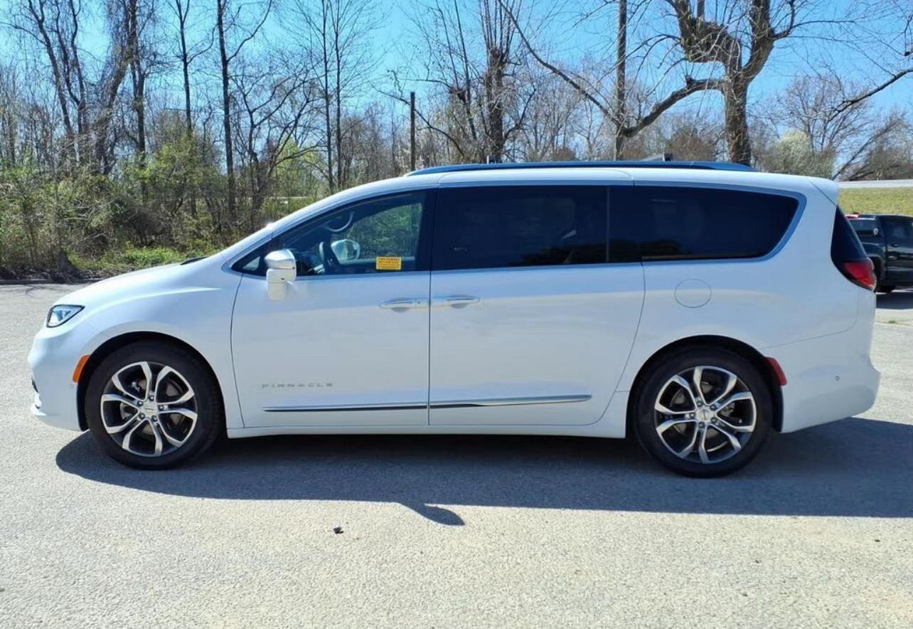 2024 Chrysler Pacifica Pinnacle FWD