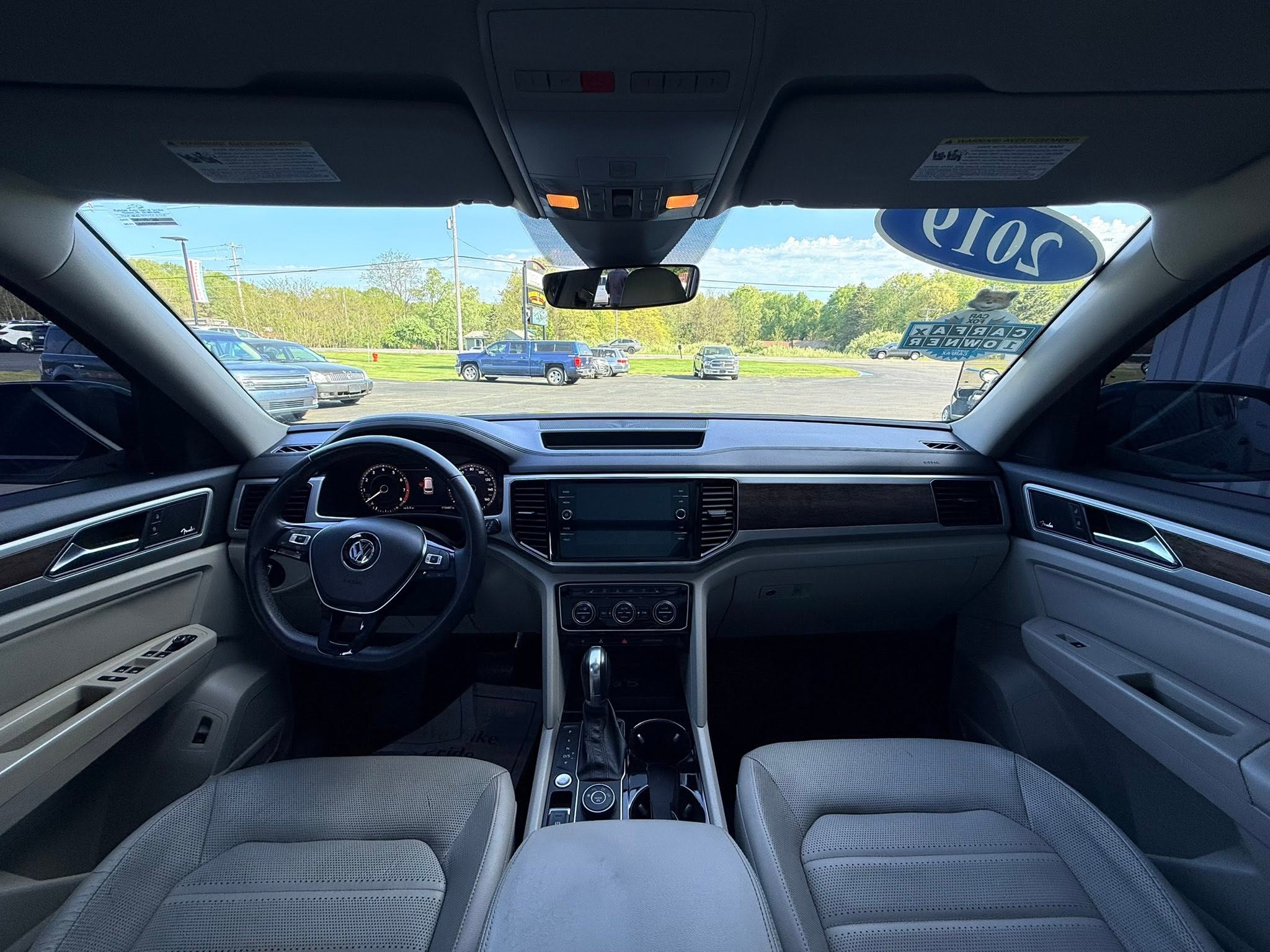 2019 Volkswagen Atlas SE FWD with Technology | Spacious 3-Row Family SUV | West Alabama Wholesale - Image 3