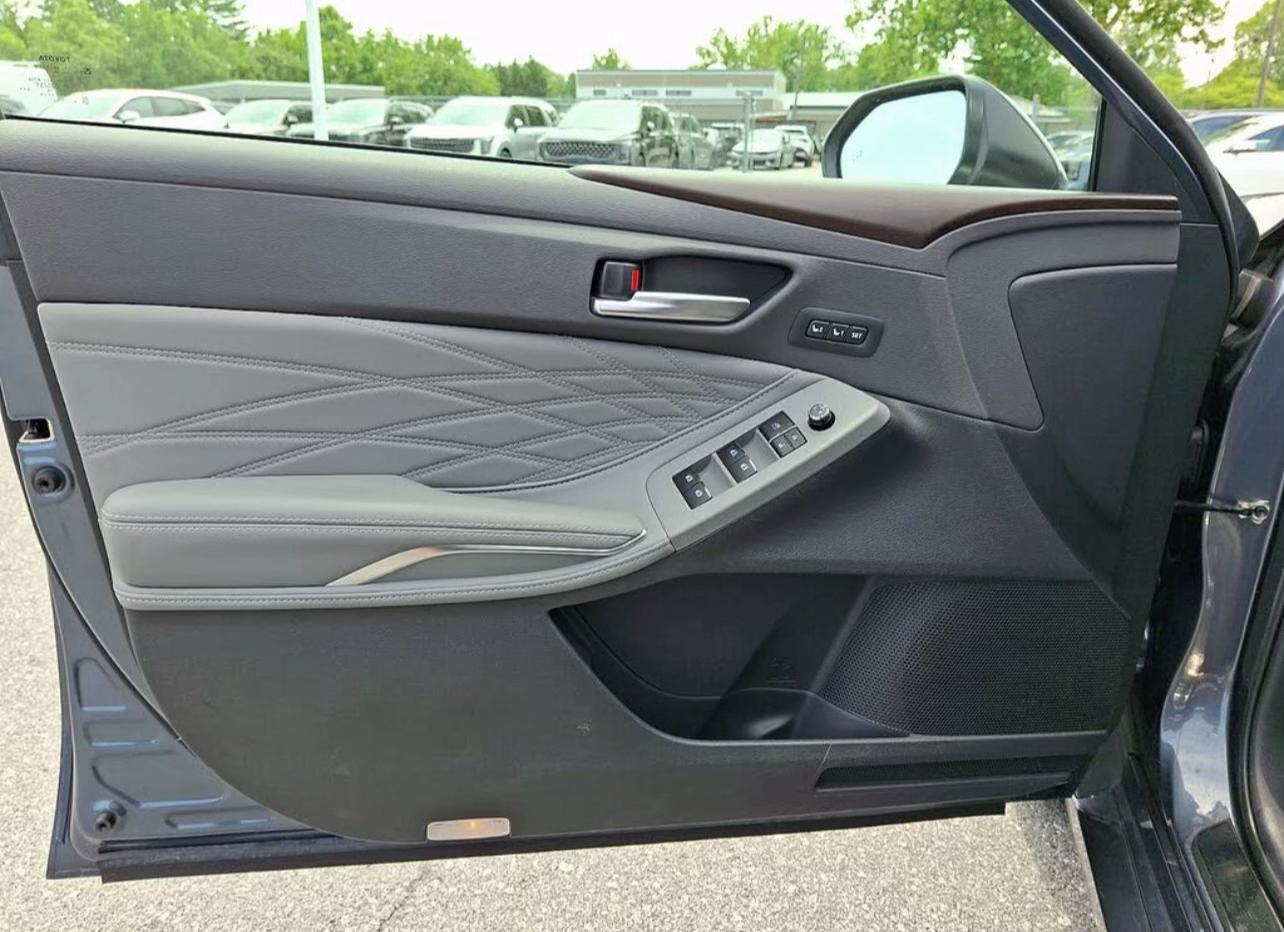 2020 Toyota Avalon Limited FWD | Excellent Premium Luxury Sedan | West Alabama Wholesale - Image 4