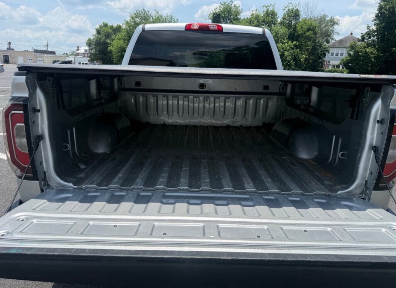 2018 GMC Sierra 1500 SLT 4WD | Excellent Premium Crew Cab Pickup | West Alabama Wholesale - Image 4