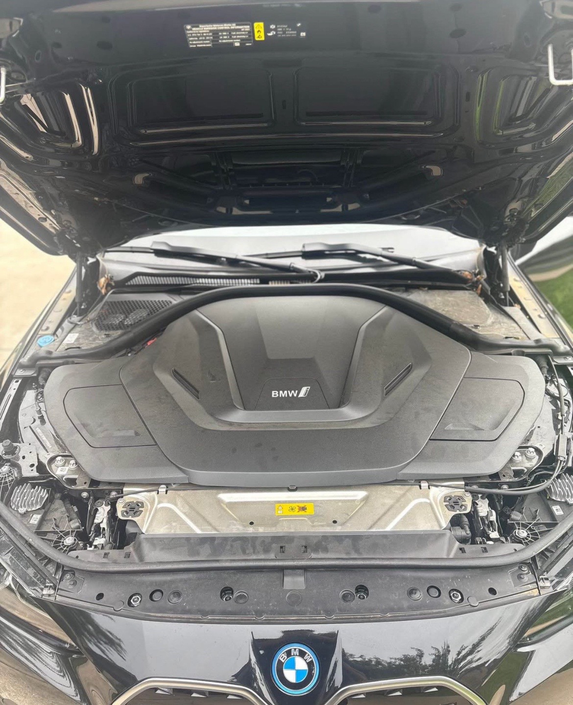 2023 BMW i4 eDrive35 Coupe 4D | Electric Luxury with Low Miles | West Alabama Wholesale - Image 3