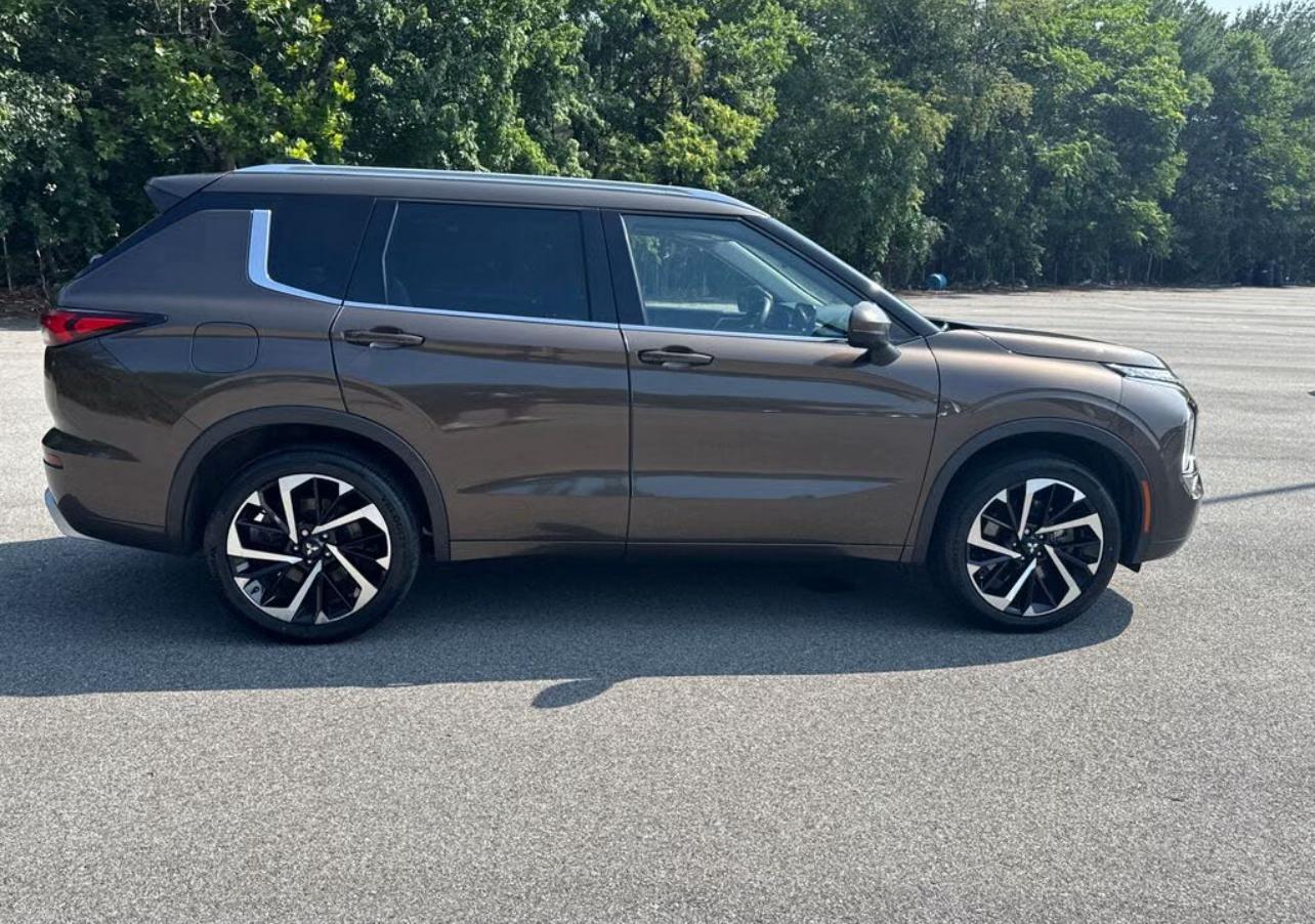 2022 Mitsubishi Outlander SEL FWD | Stylish SUV with Modern Features & Family-Friendly Space | West Alabama Wholesale - Image 3